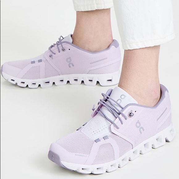 New ON RUNNING Cloud 5 Lily Frost 
WOMENS - Picture 1 of 16